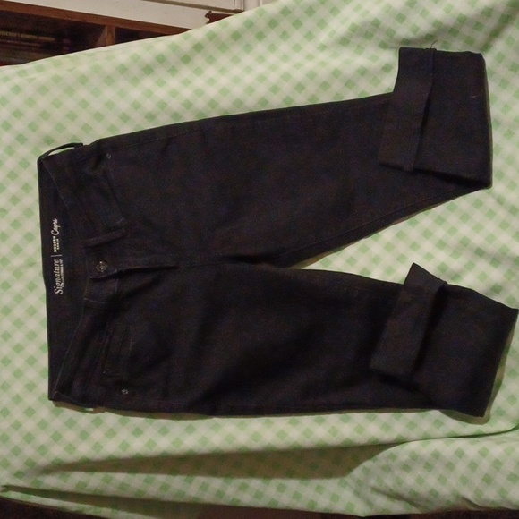 Signature Levi status, size 4 black - Picture 1 of 5